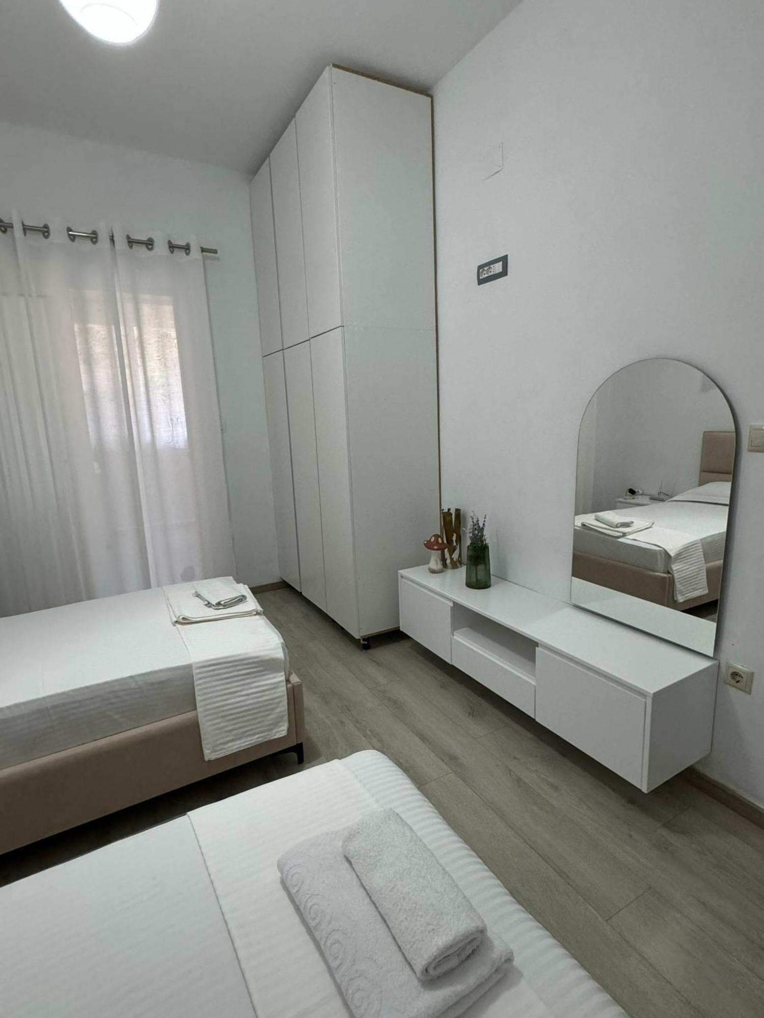 Dadaj Apartments Sarandë Exterior foto